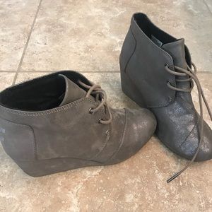 ✳️ Toms Gun metal Wedge Bootie
